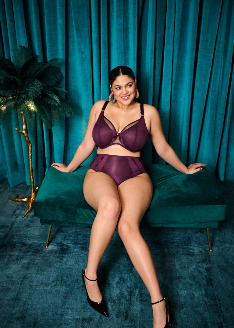 Kintai Plunge Bra - Blackberry