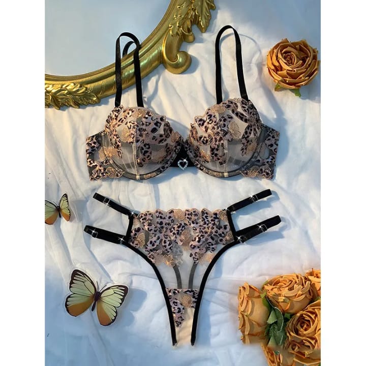 Lace Lingerie Set – Embroidered Bra & Panty | Lingeress