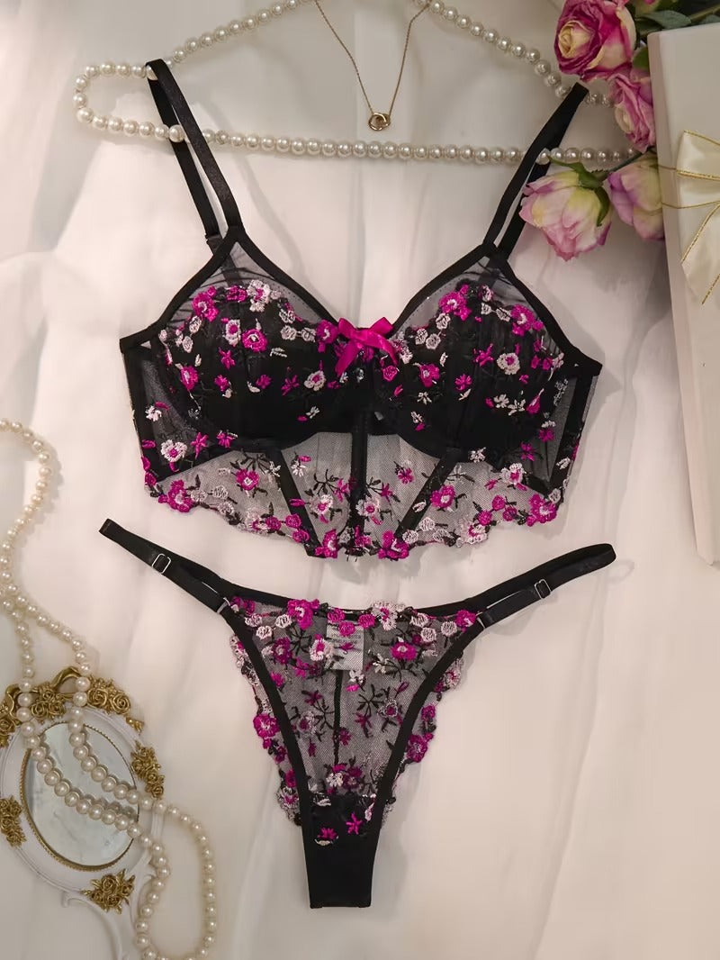 Lace Lingerie Set – Embroidered Bra & Panty | Lingeress