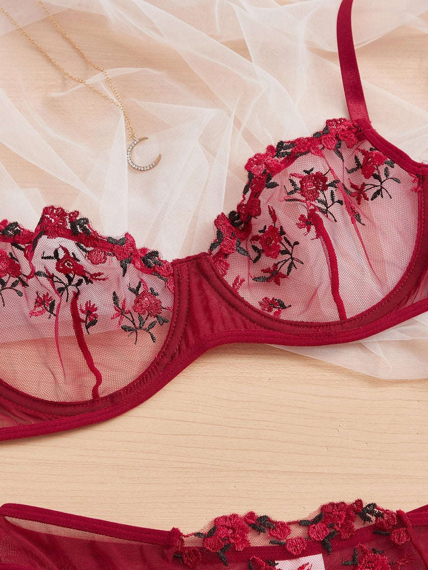 Lace Lingerie Set – Embroidered Bra & Panty